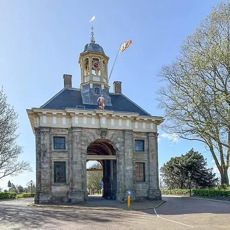 Weeshuis Klein 엥크휘젠